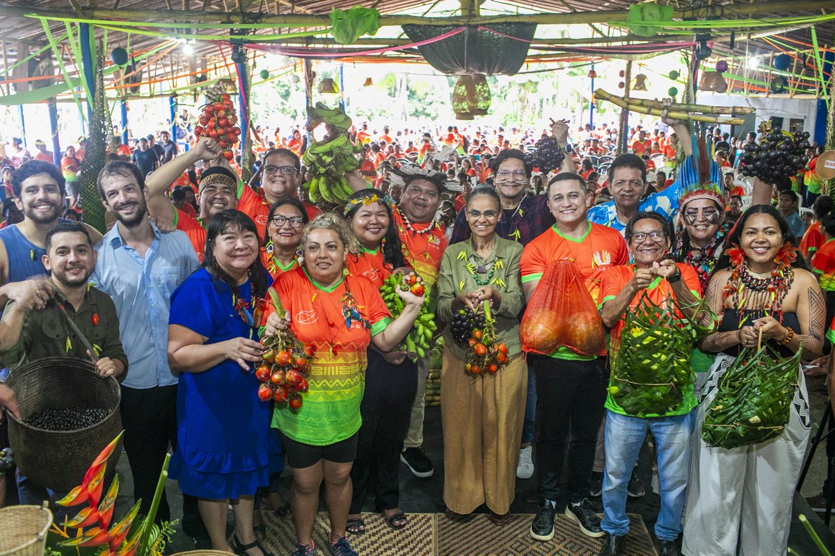 Em São Gabriel da Cachoeira, demos mais um passo importante para esse caminho.   

Ao lado da presidente da Funai, <a href="/JoeniaWapichana/">Joenia Wapichana</a>, e de lideranças da <a href="/REDE_18/">REDE 18</a>, lançamos o Elo Indígena Amazonas e a pré-candidatura do jovem e determinado Marivelton Baré à prefeitura do município.