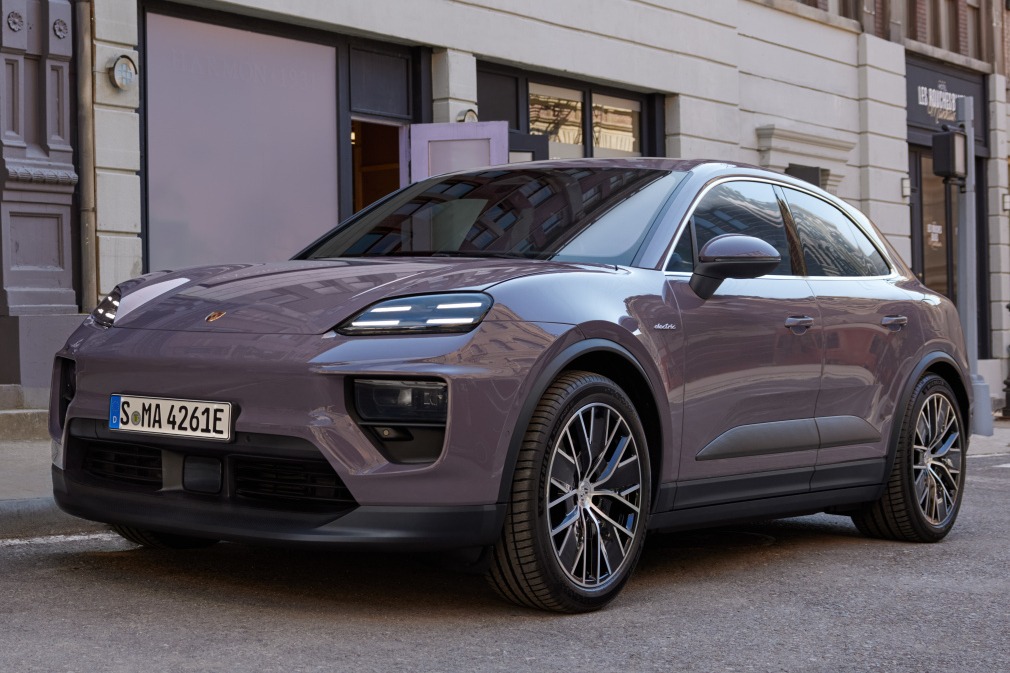 fricaFilms1's tweet photo. NOTICIAS DE LA SEMANA🗞️
#Porsche lanzó una nueva generación del #Macan, que ahora es eléctrica para avanzar en su plan de electrificar su gama.
Habrá 4 opciones de motor, pero sólo se revelaron dos: una con 408 CV, 650 Nm y 613 km de auto. y otra con 639 CV, 1.130 Nm y 591 km. https://t.co/E5whhUSIyD
