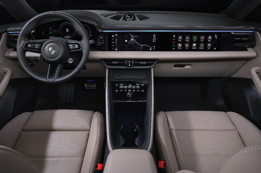 fricaFilms1's tweet photo. NOTICIAS DE LA SEMANA🗞️
#Porsche lanzó una nueva generación del #Macan, que ahora es eléctrica para avanzar en su plan de electrificar su gama.
Habrá 4 opciones de motor, pero sólo se revelaron dos: una con 408 CV, 650 Nm y 613 km de auto. y otra con 639 CV, 1.130 Nm y 591 km. https://t.co/E5whhUSIyD