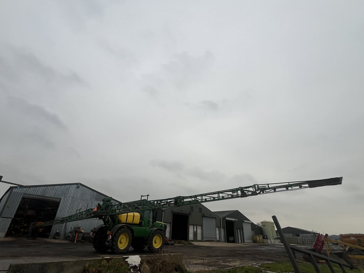 LittleBigFarm's tweet photo. @JohnDeere R4104i getting prepped ready to spray the Glyphosate on the field pre spring drilling.
We put glyphosate on the fields to take out any of the weeds as they will compete for things such as space, water and light when the crop is germinating.
#spraying #springcrops https://t.co/6NrEDFUv7I