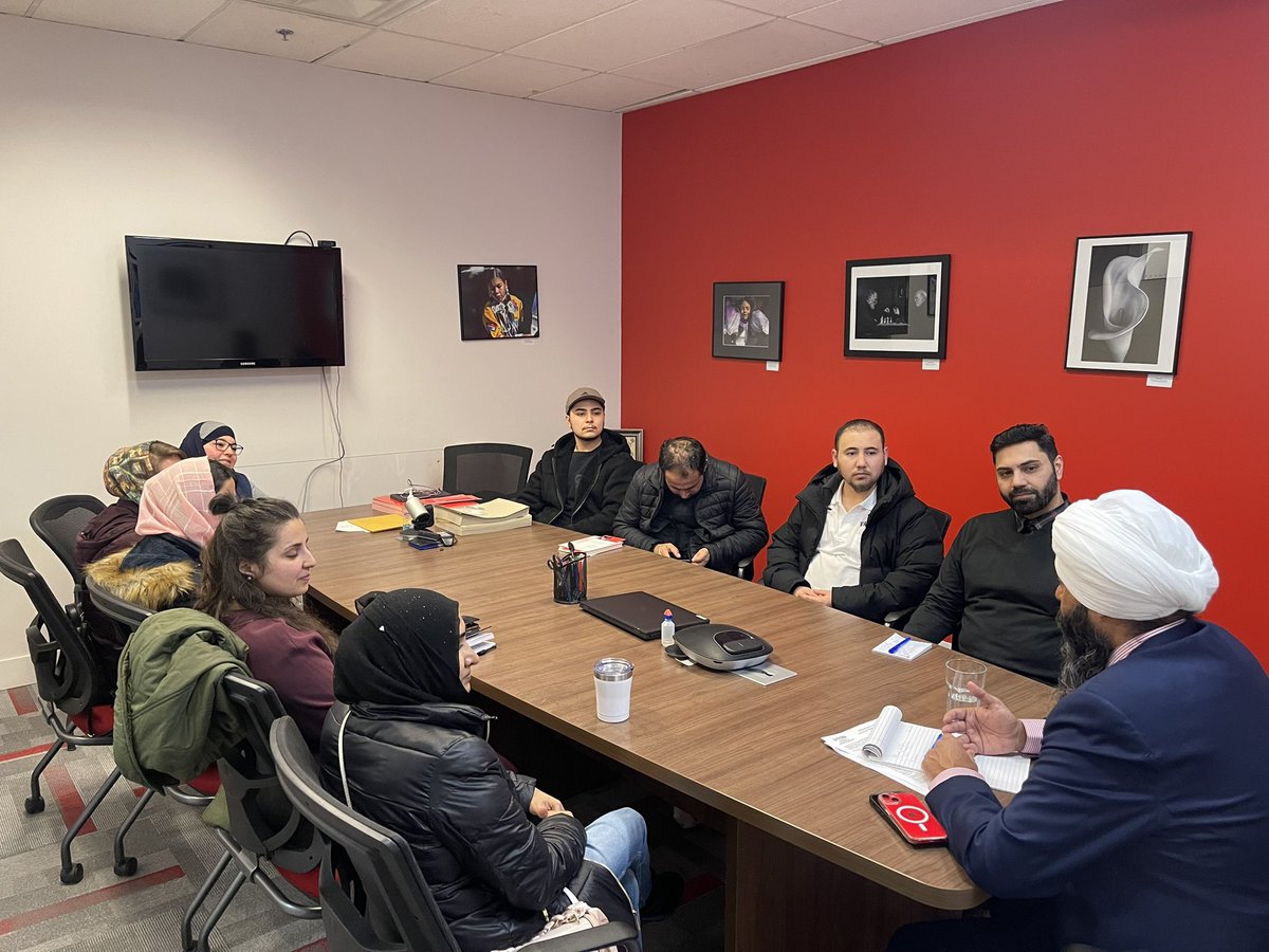 I met with @OptionsBC’s Youth Employment and Skills Strategy Group last week in my constituency office! We discussed opportunities and resources available to newcomer immigrant youth, as well as how the federal government continues to support them.