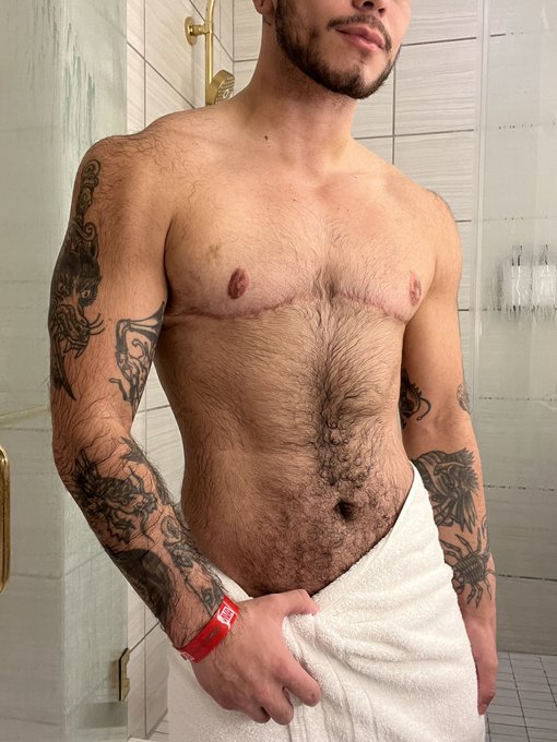 Watch Apollo Moon🏳️‍⚧️'s leaked NSFW photo on TwXstars