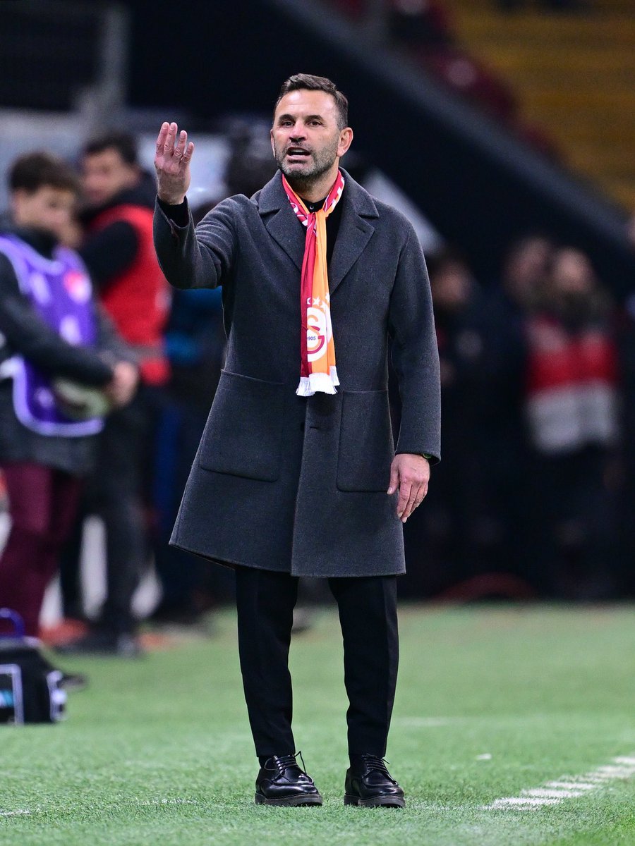 _samiyenhaber's tweet photo. Elindeki kısıtlı imkanlarla rağmen müthiş iş çıkarttı. Bu sezon iç sahada oynadığımız tüm maçları kazandık. Harikasın hocam harika. https://t.co/vXSpFPGH65