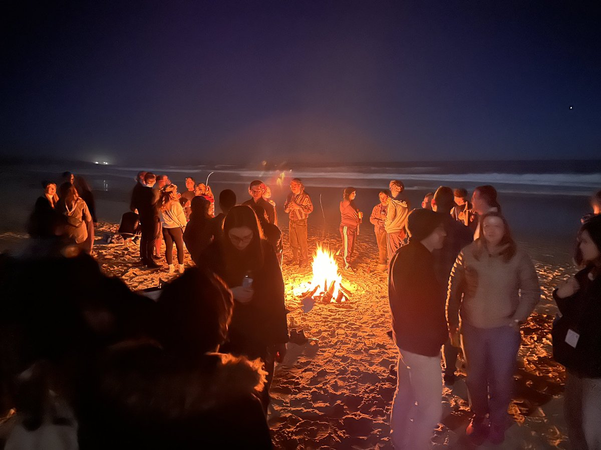 Midwinter Conference of Immunology 2024 @Midwinter_Immun iconic beach bonfire. Wish you were here? Plan on it for 2025!