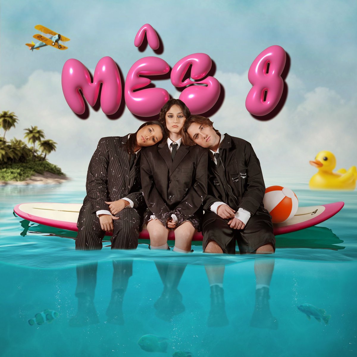 Dia 9 de fevereiro, “Mês 8” é vosso também! 😭 o disco será lançado em formato físico e digital, tem 10 originais nossos que foram trabalhados ao longo dos últimos 2 anos. Não podíamos estar mais felizes!!! É o primeiro sonho que concretizamos, e seria impossível sem vocês 🌙