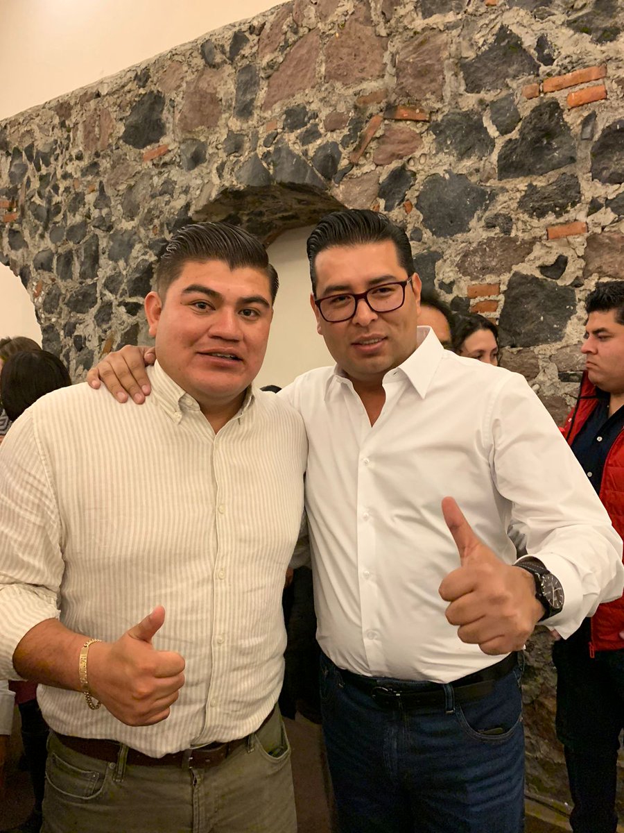 El pasado #Sabàdo pudimos reconocer el gran trabajo de
<a href="/XochitlGalvez/">Xóchitl Gálvez Ruiz</a> y <a href="/eduardorivera01/">Eduardo Rivera Pérez</a> el cual consta del #amor que le tienen a #mèxico y a #Puebla. Fue un gusto haberla recibido en Puebla y poderla saludar, y expresarle que  en #Cuautlancingo tiene nuestro apoyo. 
#PRI🇲🇽