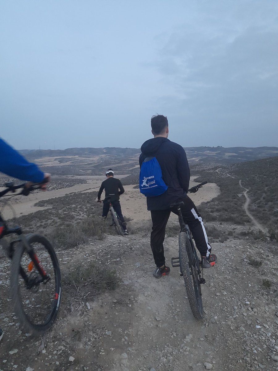 Hemos estado investigando zonas alrededor de la periferia de Zaragoza, esto para poder tener un mapa mental de las zonas próximas a nuestro territorio.

Gobierno Neores