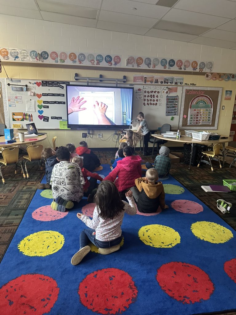 bgabbard104's tweet photo. I love seeing these young authors share their writing!! #onelinden #kinderscan @KatieMillerEd https://t.co/faAgrHBWyU