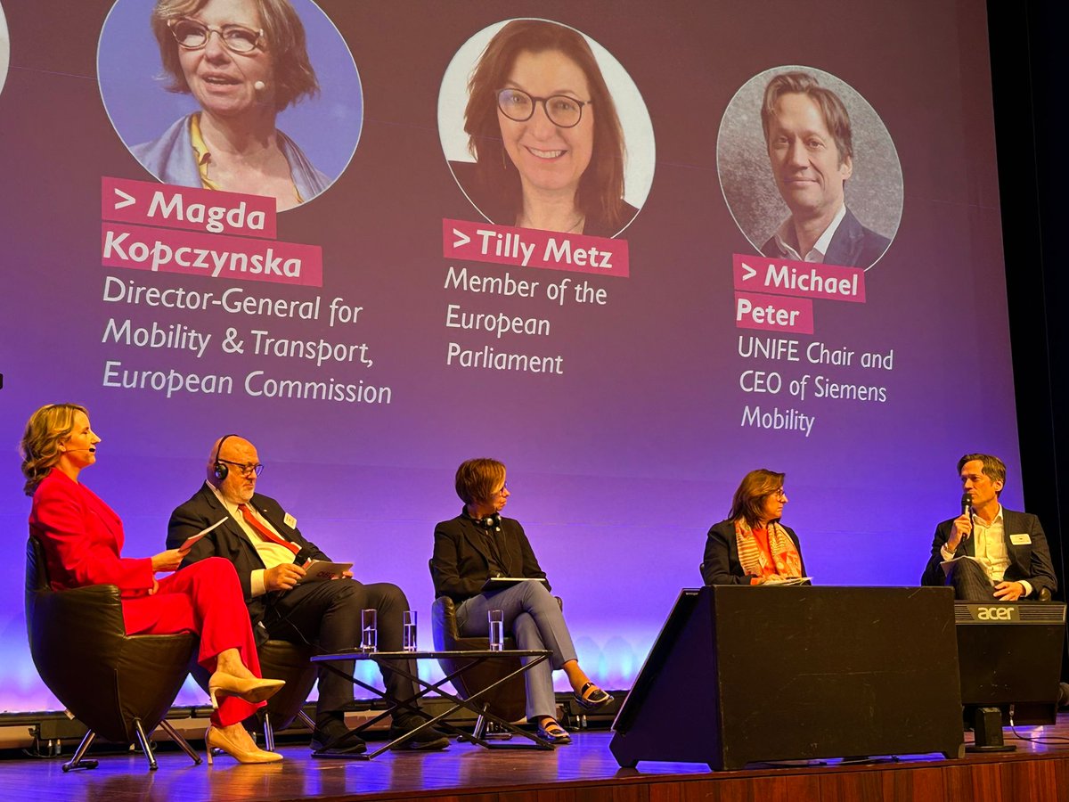 EU_RailwayAward's tweet photo. @MetzTilly "I think if we don't get this equation right in a better way, we are going to run out of talent. We should be ensuring we can get more women into the industry in a range of roles, from engineering, computer science and mathematics.

@michaelmppeter @SiemensMobility #EURA2024 https://t.co/UkrtzWFrWO