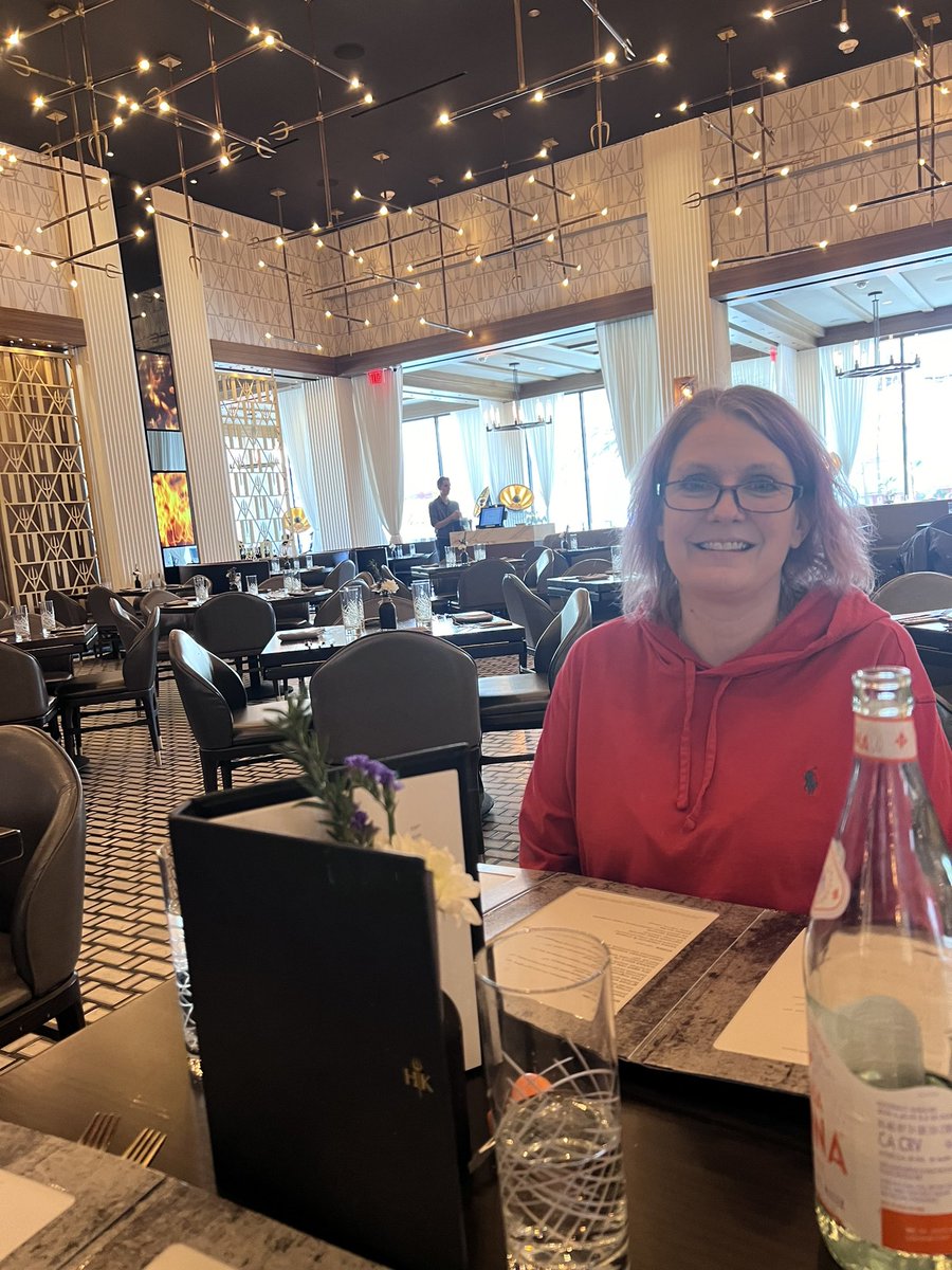 crobertdillon's tweet photo. Anniversary dinner three months late @CaesarsPalace #GRHellsKitchen https://t.co/ov7Pdzfh4S