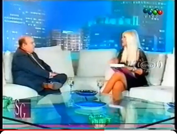 perrodelAMBA's tweet photo. Ustedes eran chicos, pero días antes del estallido 2001 Cavallo salía con Susana a explicar que estaba todo bien. https://t.co/dU76C2pB7H