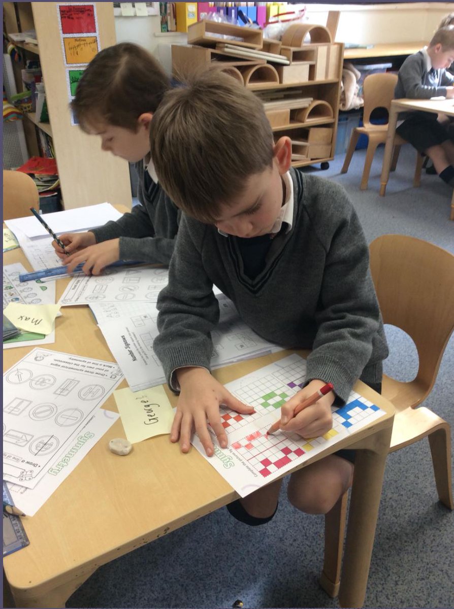 ECJS_gsy's tweet photo. Today in Year 2, they have been working on spellings, symmetry and the next Megastructure in their topic;  The Taj Mahal. The children were fascinated by the symmetrical element of the iconic building and did a great job adding features in IT. https://t.co/eREOZgAxc3