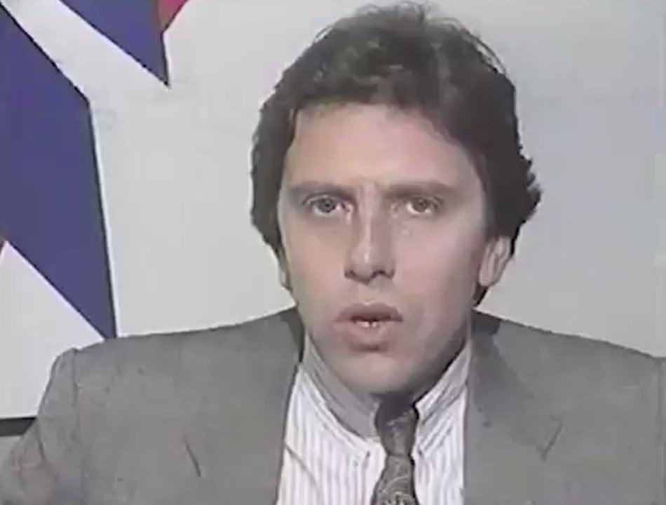 PrinGavrilo's tweet photo. "Una tropa de jovencitos arrogantes, nacidos en familias bien, que nunca les ha faltado nada, que nunca han hecho nada".

Andrés Allamand, Alberto Espina, Evelyn Matthei y Sebastián Piñera, ex tropa juvenil de los 90s. https://t.co/FgGB1xf74Z