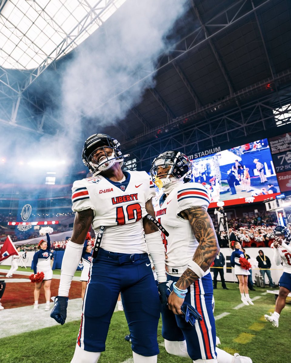 carlos_neely's tweet photo. Blessed to receive an offer from Liberty University💙❤️ #AGTG @Tony_TDUB @LibertyFootball @BTownBulls7v7 @AntonioHall336 @CALLMEDBEST @DBoyzFootball @247recruiting @on3 @MohrRecruiting @Rivals https://t.co/FAeBdr6bY4
