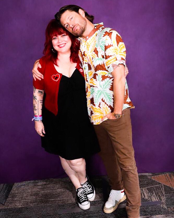 AmyinSydney's tweet image. You know you’re serious about your new career when you give up another chance to do this because you have an author signing event that clashes with the con
😭🤩😭
#willmissackles 
#wecute