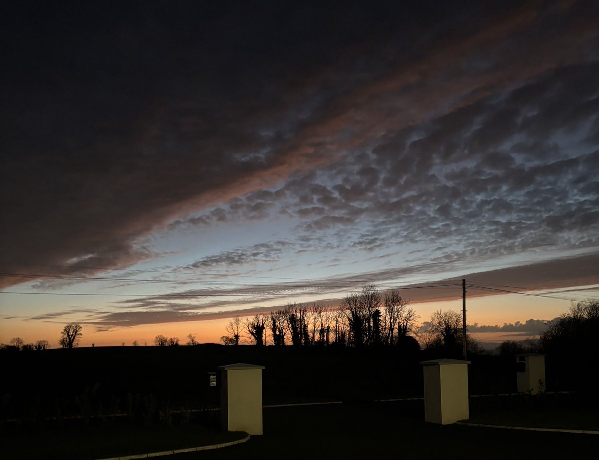 anniean73967235's tweet photo. ⁦@WeatherCee⁩  #Sundown over #Loughbeg https://t.co/p7FVgVxGoF