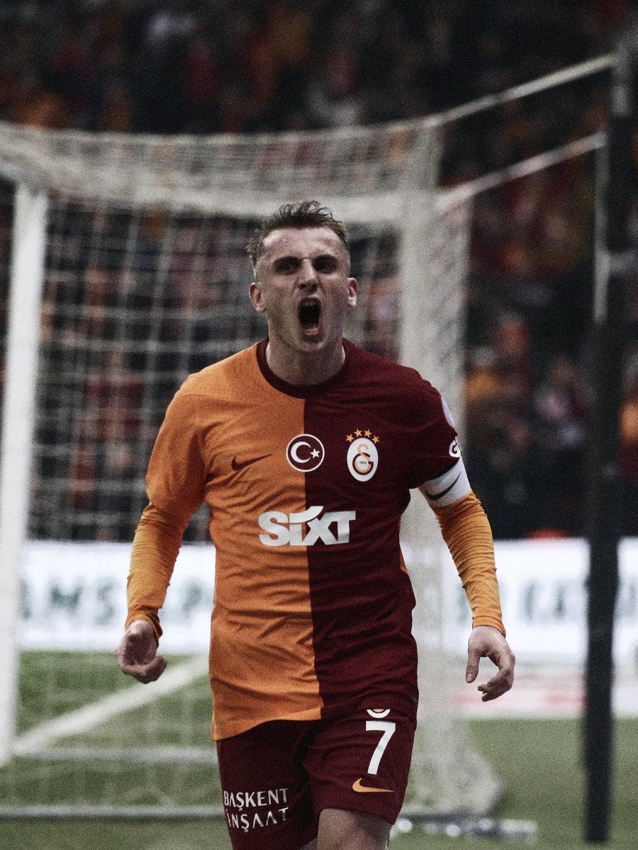 İyi oynar, kötü oynar ama asla sorumluluk almaktan korkmaz. Vazgeçmez. Denemeyi bırakmaz. Kaptan.