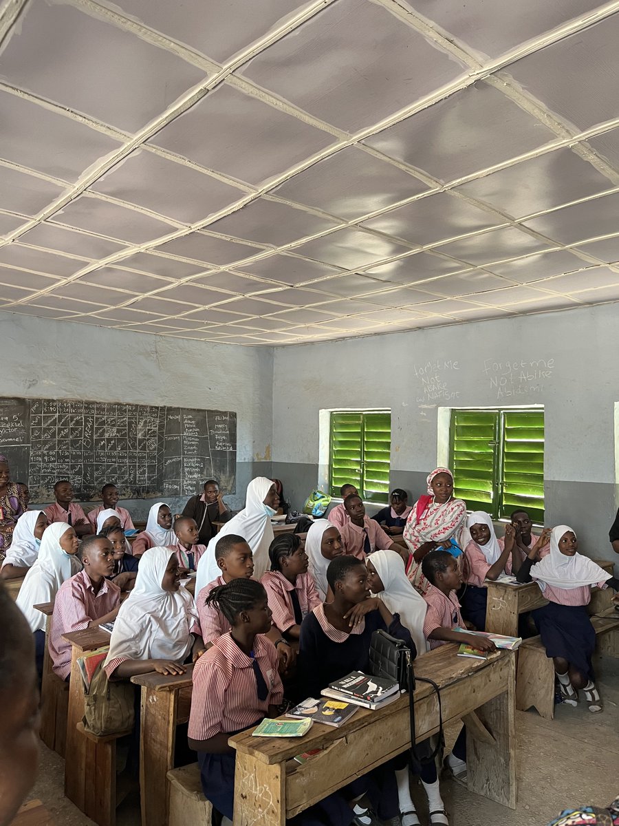COLGAR5's tweet photo. On the 26th of January 2024, the team went to Fate/Basin Junior and Senior Secondary School,Ilorin,Kwara state to give partial scholarships to pupils and share basic school essentials to them…We also had a quiz competition, food competition… 1/2 https://t.co/y2PoLS51RW