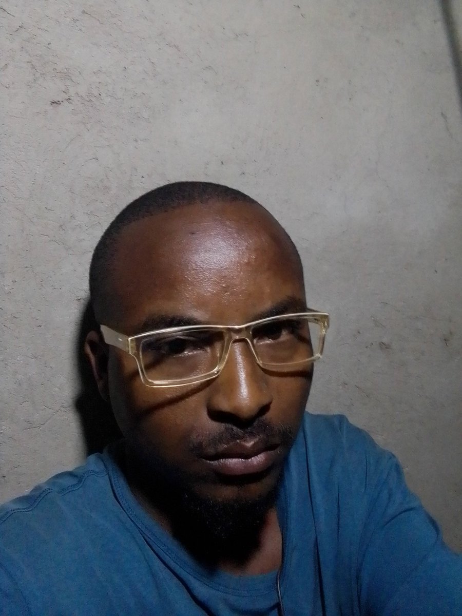 cyfacat's tweet photo. The everyday struggle of Zimbabweans.. our second nature.What ever you do justKeep pushing ..life can only stay that real https://t.co/p5s1T1KbR6