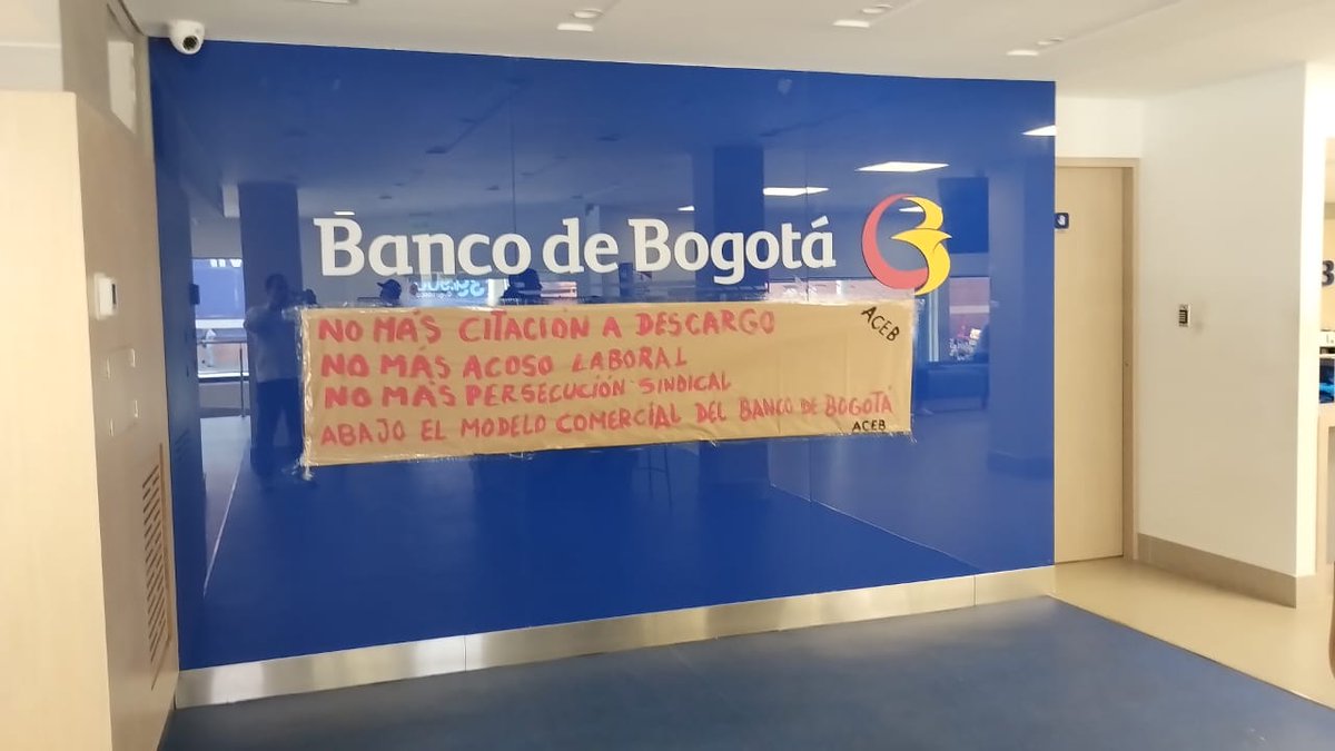 acebnacional's tweet image. ACEB Barranquilla | Mitin en el @BancodeBogota  Of. Centro Nelmar rechazando el modelo comercial del banco que es un instrumento de acoso laboral y persecución sindical 

#NoMásFalsosPositivos Disciplinarios ¡ Afíliate ! 313 8700509  @cutcolombia @uniamericas @MintrabajoCol