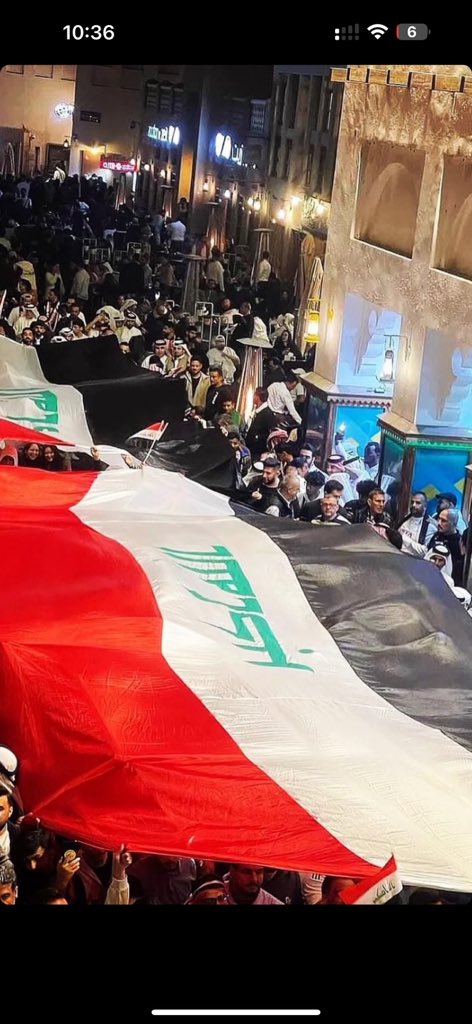 17m_0's tweet photo. هوَ العراقُ..سَليلُ المَجدِ والحَسَبِ هوَ الذي كلُّ مَن فيهِ حَفيدُ نَبي ! كأنَّما كبرياءُ الأرض ِأجمَعِها تُنْمَى إليهِ ، فَما فيها سِواهُ أبي ! هوَ العراقُ ، فَقُلْ لِلدائراتِ قِفي شاخَ الزَّمانُ جَميعا ًوالعراقُ صَبي ! https://t.co/NHDVPUvFZk