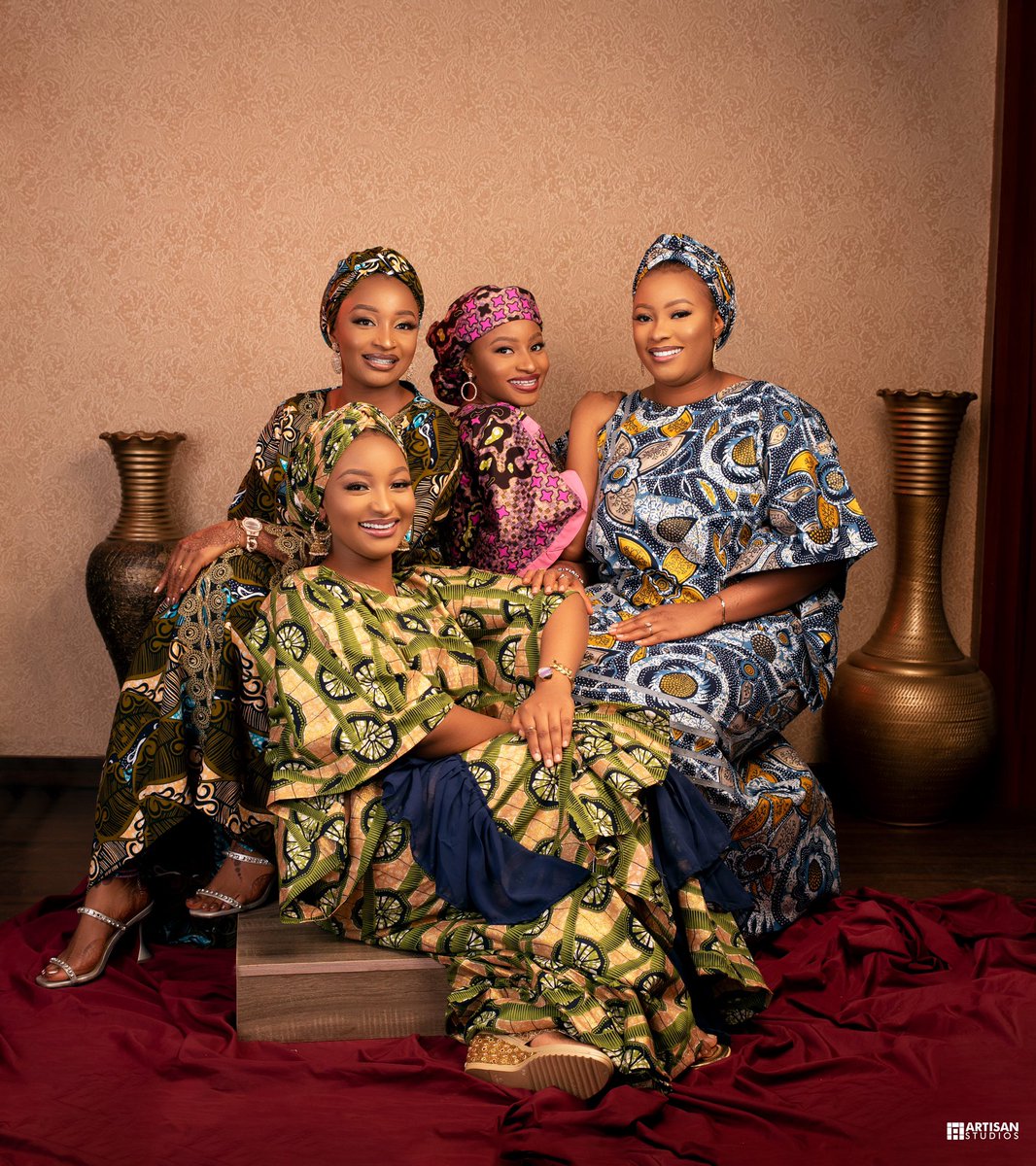 teema_sadau's tweet photo. The "SADAU SISTERS" are a force to be reckoned with. 👯♀️👯♀️
@rahamasadau @Ayeesha_Sadau
@teemah_sadau @sadausisters @deedeefilms_
#SadauSisters #sadausisterstravels #sadausistersfever #deedeefilms https://t.co/W1XzueUjK5