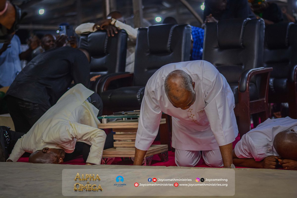 JoyComethmins's tweet photo. We were led through an electrifying worship session
#jcm
#Joycometh
#JoyComethMinistries https://t.co/0qzsHqGQqS