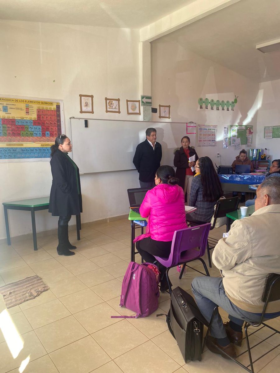 Edomex_TBC's tweet photo. #ElPoderDeServir ... Es trabajar en unidad para estar a la altura de las necesidades de nuestras comunidades y para defender el acto más revolucionario de todos: el acto de #educar. 
"Educación, Comunidad y Progreso."
#OrgullosamenteTBC https://t.co/gF805wuHkI