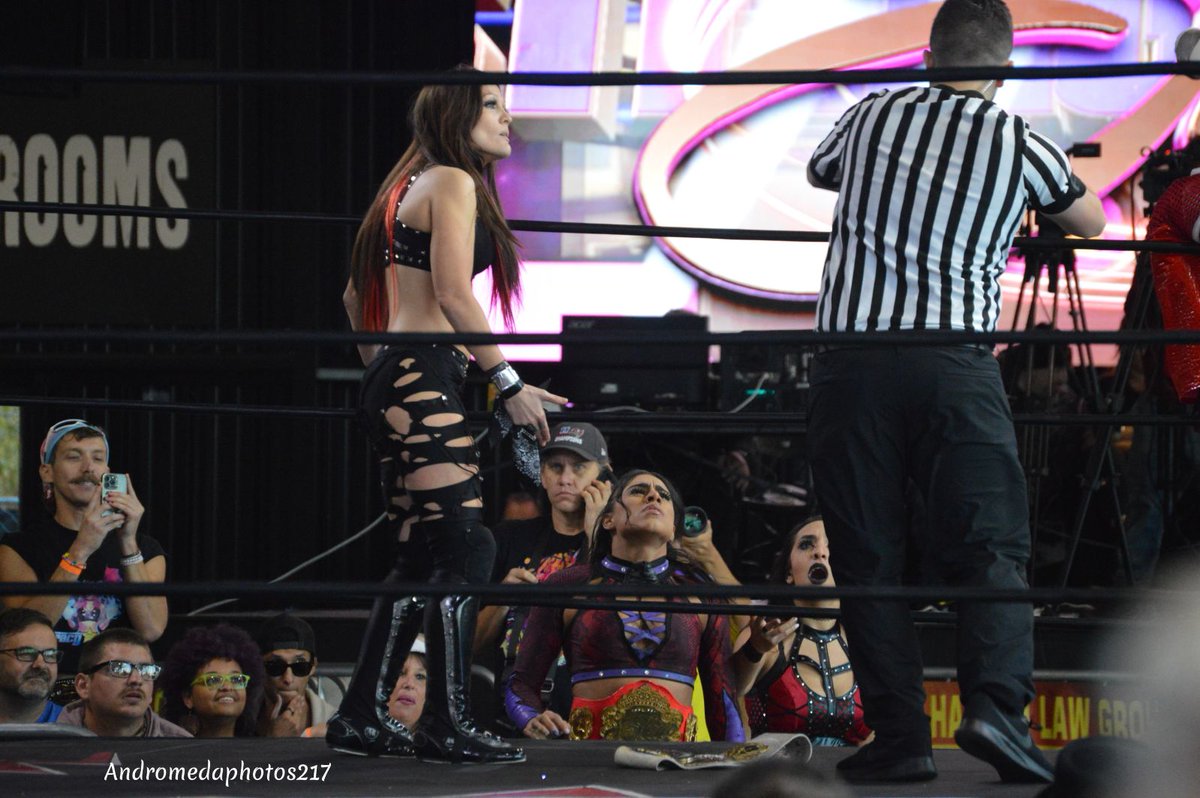 Shine 77 ~La Sicarias~ Ivelisse, Tiffany Nieves and LaBrava @RealIvelisse @TiffanyNieves_  @labravaofficial #Shine77 #ShineWrestling @WWNSHINE