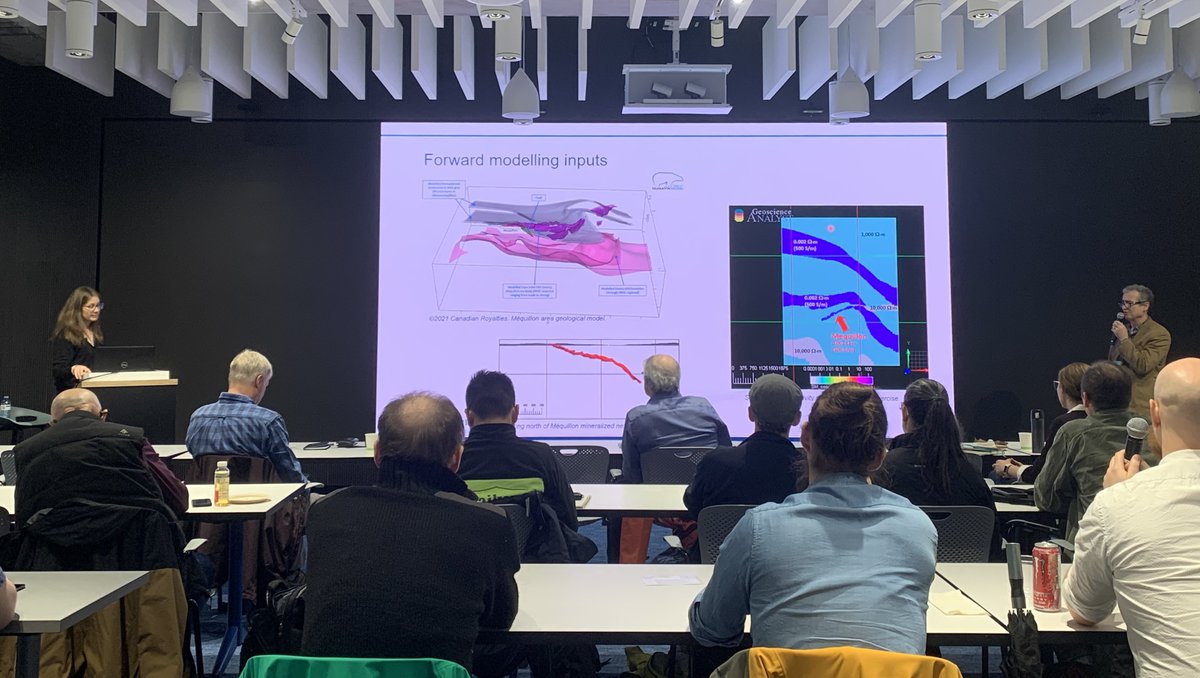 MiraGeoscience's tweet image. The power of #open_source inversion codes, like 
#SimPEG, combined with the #visualization capabilities of #Geoscience_ANALYST is undeniable! See a few snapshots of Stanislawa Hickey's talk at the 2024 @geotech Symposium last week.
Explore this case study: t.ly/j2kqx