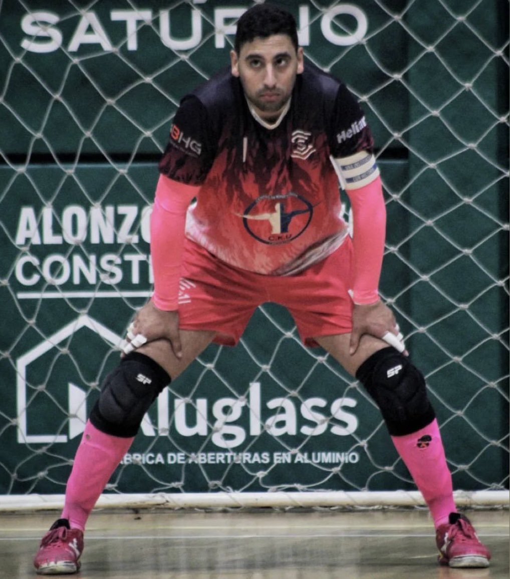 NicoDeLeonOrue's tweet photo. #𝐅𝐮𝐭𝐬𝐚𝐥 #𝐏𝐚𝐬𝐞𝐬

🧤Rodrigo Cruz dejará Solis luego de muchos años (fue bicampeón) y jugará en El Timón 

🕷️El “araña”, jugará este año con el equipo pandense el Torneo Local, Uruguayo y Sudamericano https://t.co/9hNNhhFnSd