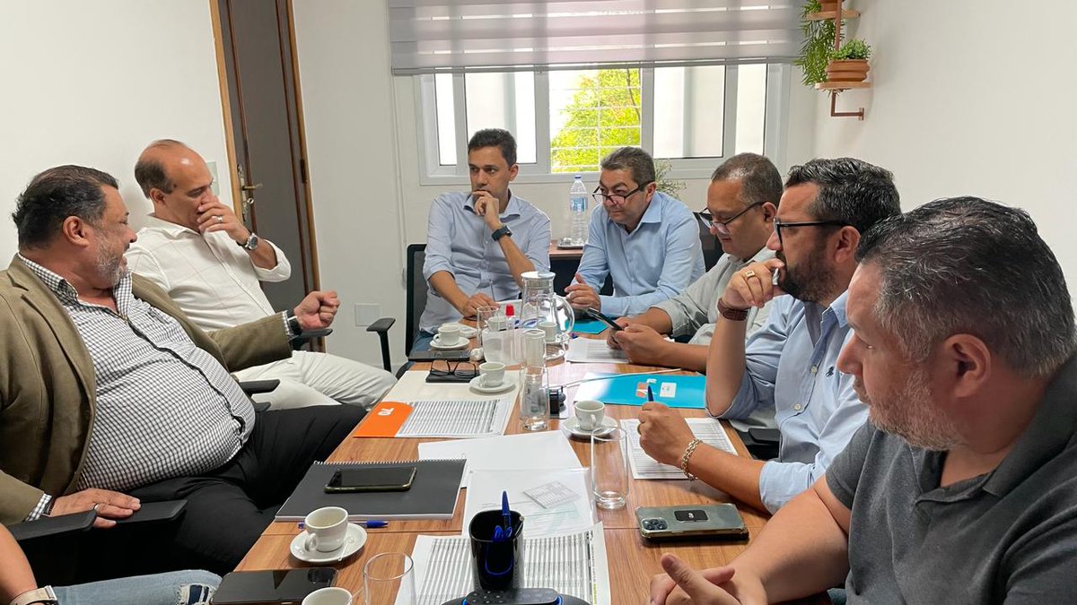 avante70sp's tweet photo. Hoje, a Executiva Estadual de SP reuniu-se para planejar metas e estratégias para os próximos meses, impulsionando nosso progresso. Agradecemos a dedicação dos participantes e estamos confiantes de conquistas notáveis à frente. #AVANTE70SP https://t.co/BhC0u7rTmq