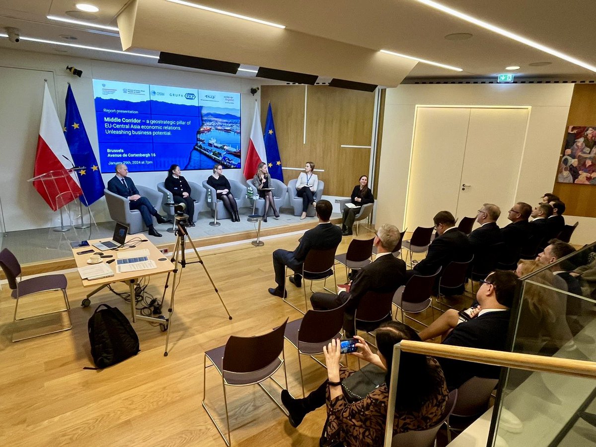 PLintheEU's tweet photo. A report presentation followed by a conference on the Middle Corridor as a Geostrategic Pillar of 🇪🇺 - #CentralAsia relations is underway at the 🇵🇱 #PermRep.

The event takes place on the sidelines of the ongoing Global Gateway EU - Central Asia Investors Forum. https://t.co/6dmB9aHUNt