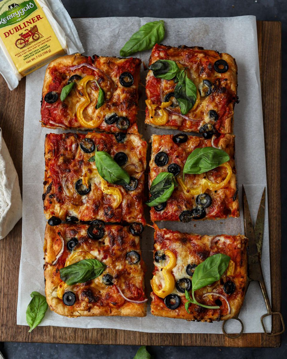 Give homemade goodness a try this week with this Focaccia Pan Pizza 🍕 Focaccia Pan Pizza: ow.ly/7Roj50Qvx7a