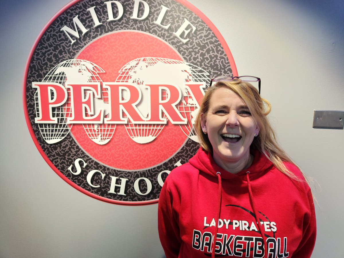Congratulations to Melinda Allen, the Northeast Ohio Interscholastic Athletic Administrators Association (NEOIAAA) Middle School Athletic Director of the Year!

Melinda will be will be honored at the NEOIAAA Annual Awards Banquet on April 15th in Independence!
#hometownpride