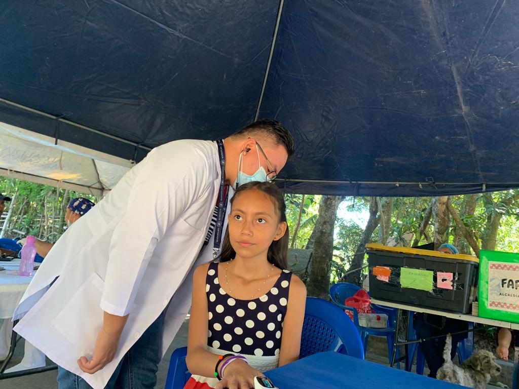 VictorSantanaSV's tweet photo. Atención médica para los capitalinos💉⚕️

Gracias a la visión social de nuestro alcalde @marioduran, este día se trasladó una brigada médica del Departamento de la Salud para dar muchos beneficios médicos gratuitos a la comunidad. 

📍Cantón El Carmen Sur, Distrito 3. https://t.co/LBUrmFjC1N