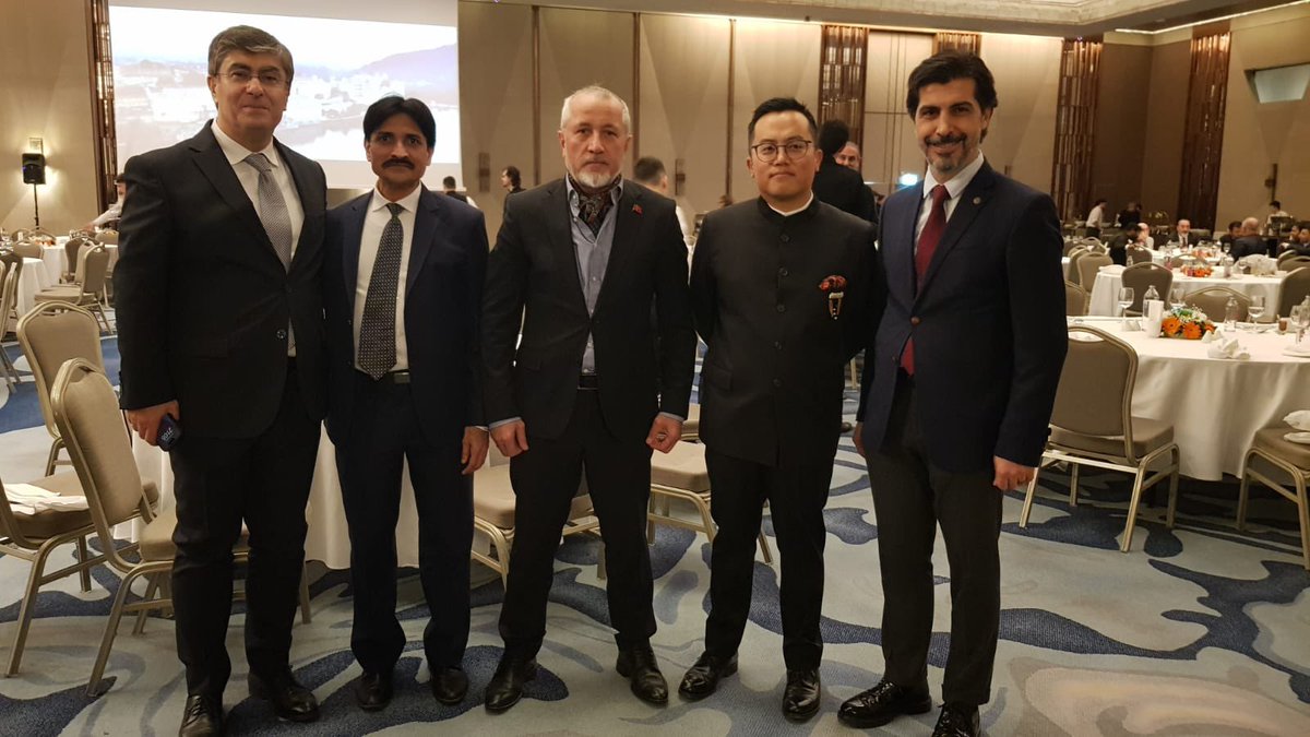 ProfAhmetKesik's tweet photo. Hindistan’ın 75. Cumhuriyet Bayramı kutlama etkinliğine; Üniversitemiz Mütevelli Heyet Başkanı Sayın Hülya Gedik ve Rektörümüz Prof. Dr. Ahmet Kesik katıldı🇮🇳#istanbulgediküniversitesi #gedikholding #gedi̇ktürkiyeindiabusinesssummit2024 #indiaembassy #indiaconsulate https://t.co/sBMyozQnxI