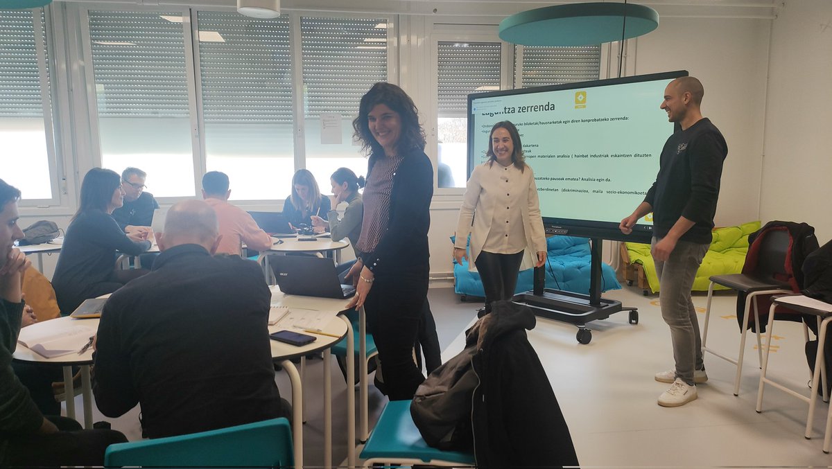 #ikaslab topaketa izan da gaur. Espazioari zukua atera zaio plantetutako  erronkei erantzuteko. <a href="/ainhoaberrilasa/">Ainhoa Erize</a>