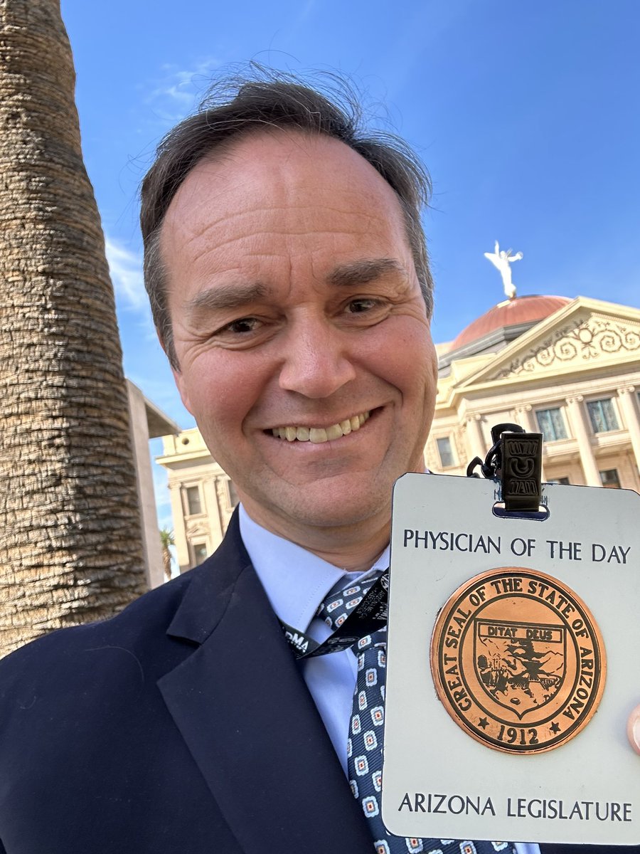 An honor to be @ArizonaMedicine AZ Doctor of the Day with @UAPhxFamilyMed R2 Dr Hochstein. Thank you Rep @lauraforAZ Sen @ChristinePMarsh for meeting with us and prioritizing #primarycare and a healthy Arizona. 🌵😎