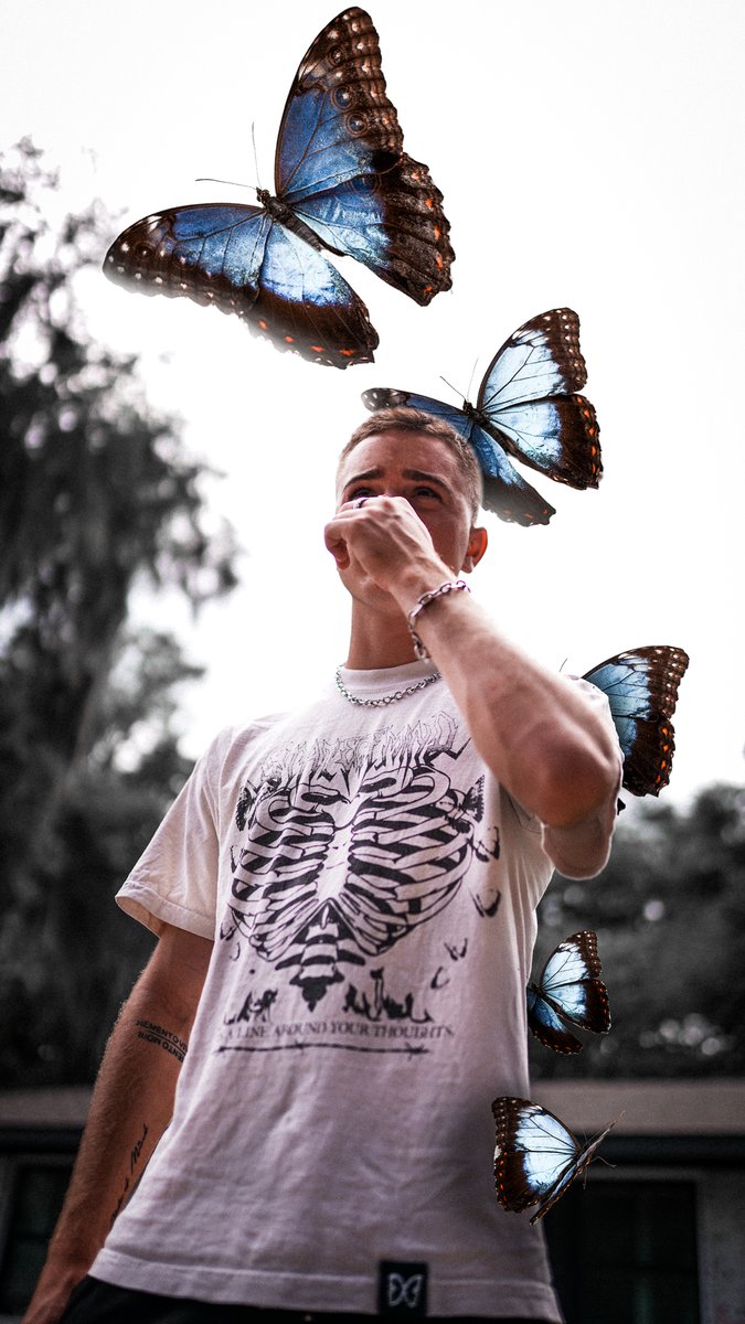 StateofMindATL's tweet photo. Inspired by the desire for validation, the need for it destroys who you really are. Don't set yourself on fire to keep others warm.🦋🔥

Available now at https://t.co/Hf5COx2cOI https://t.co/qW2fcf3hKC