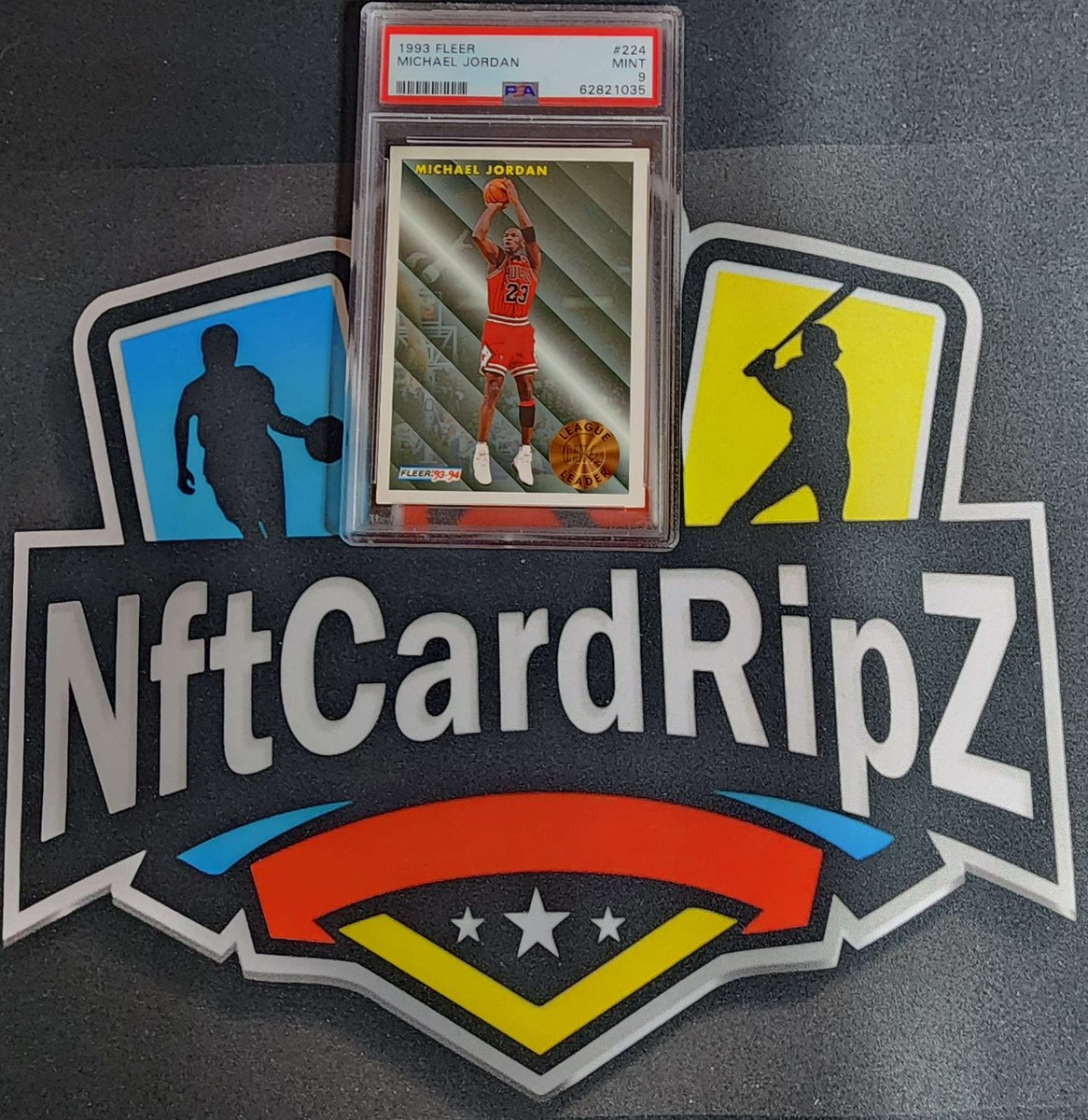 Happy Friday #NFTCardRipZ Community! Let’s start off the week right. We’re giving away this PSA Mint 9 1993 Fleer Michael Jordan card! 

Follow, ❤️+♻️. Winner will be picked Wednesday night. Good luck! #thehobby #basketball #TheGOAT