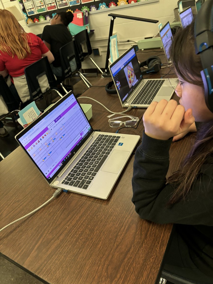 K Nicki Walker tweet media