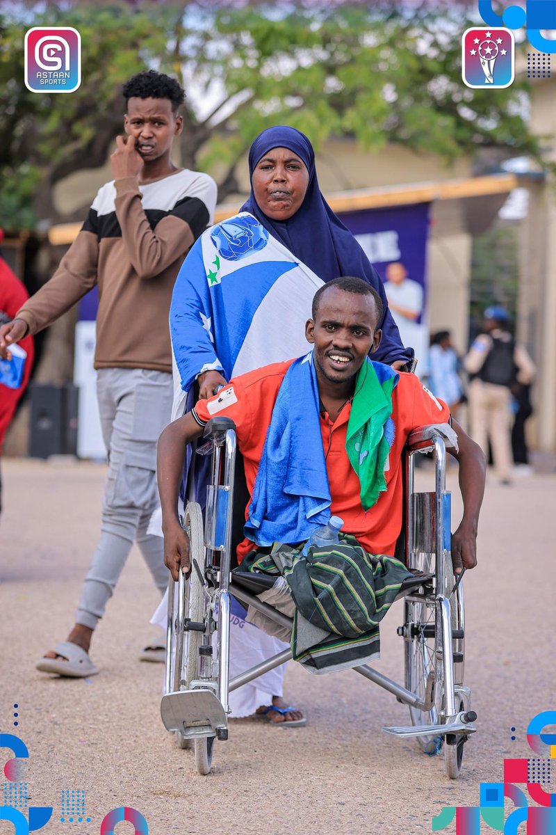taango_yare's tweet photo. Unity in Rivalry: 
Fans of Galmudug and Hirshabelle celebrate the spirit of sportsmanship at the Somali Inter-State Football Match. https://t.co/WOjFLZ1PAt