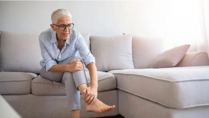 NHC_NaturalCare's tweet image. We are guessing circulation is not something you find yourself thinking about too often unless you find your feet falling asleep.
usaveinclinics.com/blog/how-to-im…
#improvecirculation #circulation #health #wellness #naturalhealth #naturalhealthycare #drdebbiekaras