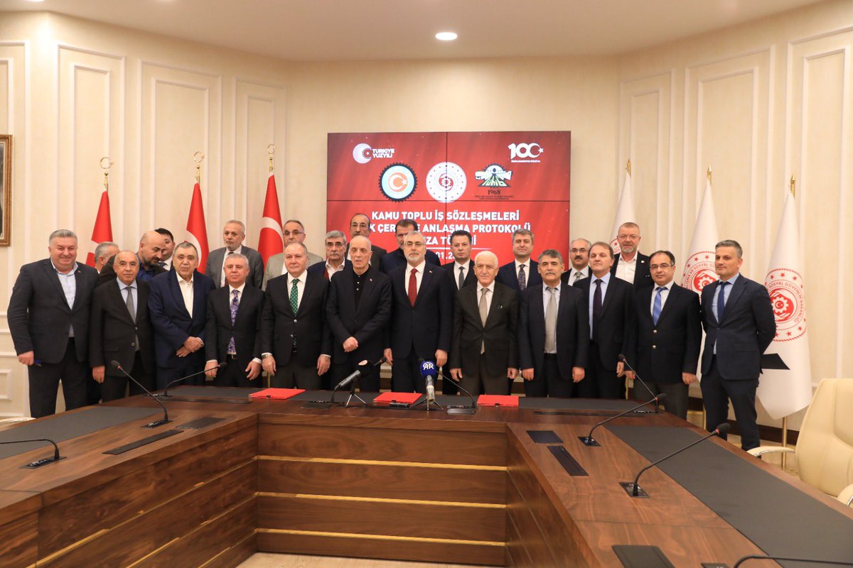 kadrosuz123's tweet photo. Türk iş başkanı Ergün Atalay Taşeron işçiler için Çalışma Bakanımız @isikhanvedat görüşme gerçekleştirdi.
Taşeron işçinin kadro hakları verilsin . #KamudaTaşeronİşçiliğeSon

@Yolissendikasi @KOOPISSENDIKASI @tumisgenelbask @Guvenlik_is @alemdareyup @turkiskonf @TCKplatformu @tes_is1963 @Tisk_kurumsal @omercagirici @csgbakanligi @hakiskonf @kamudataseron @hizmetissendika  
@tes_is1963 @hakiskonf  @omercagirici @FevziKARATAS @diskinsesi 
@tumisgenelbask @ozsagliksen 
@TurkMetalSen @trsaglikis
 @HulyaDemirdas26
