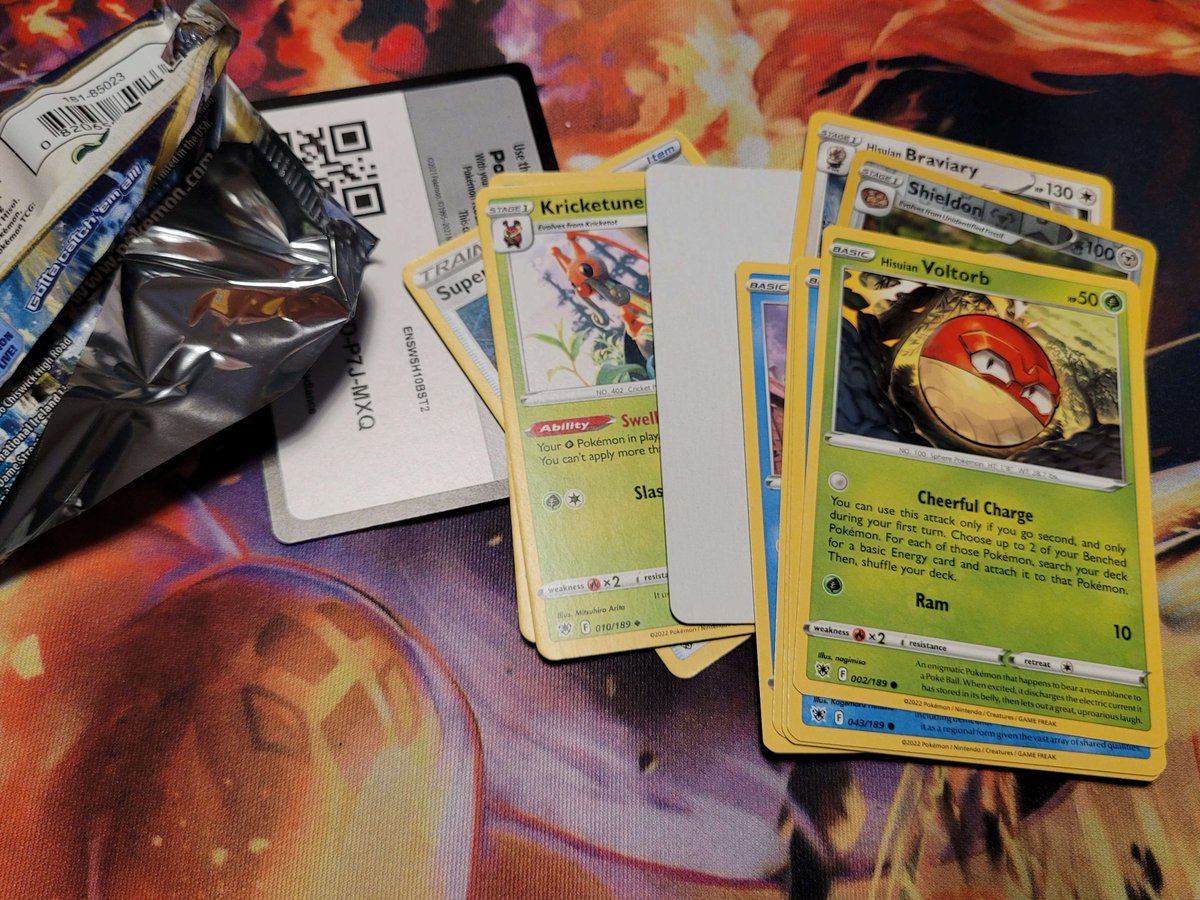 drspidermax's tweet photo. 🧐😱🤯Can you help me ! Is this the first Error Double blank card? Or a one of one Missingno pokemon card ?? 

#pokemon #pokefamily #pokemontcg #error #miscutpokemon #misprint

@PokemonTCG  @CGCCards @PSAcard ? https://t.co/5dZJakrJsI
