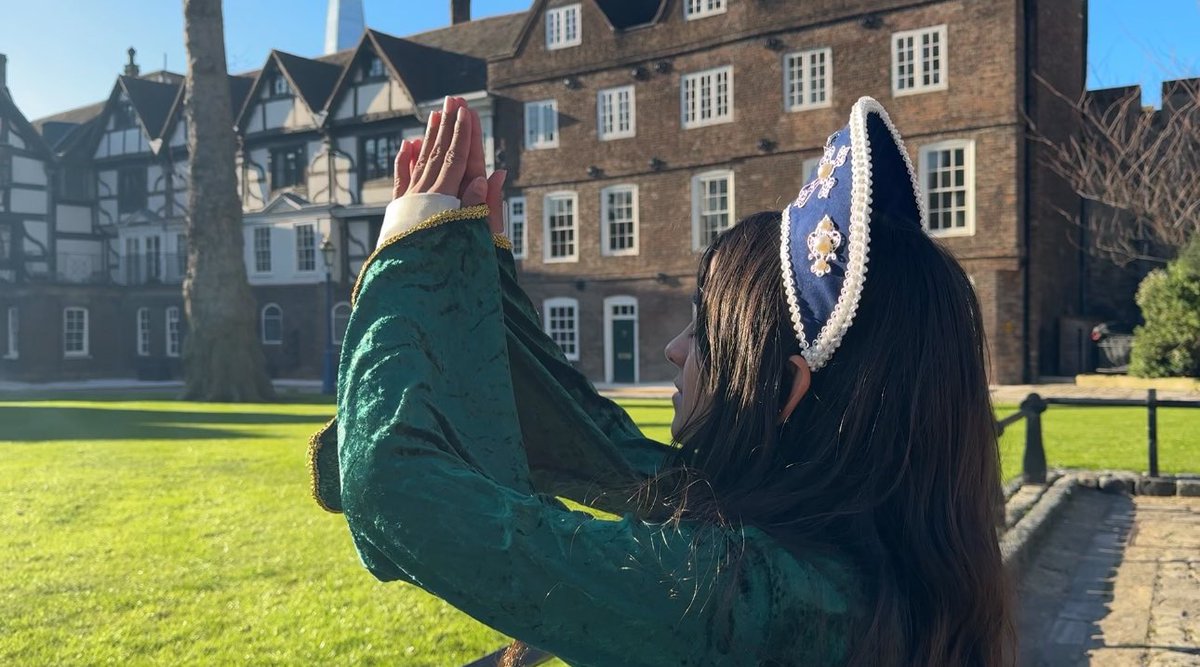 fayenicole's tweet image. Our Grade 7 interdisciplinary unit about Crime and Punishment was so challenging, but the results are amazing. Videos filmed at the @TowerOfLondon &amp;amp; letters from prisoners written by students and read by AI (@Speechify_audio), added to a @CoSpaces_Edu prison room #AppleEduChat