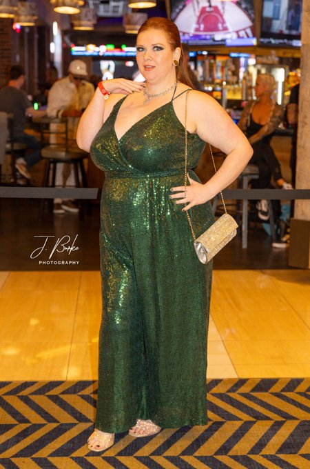 Excuse my face but ahhh I felt so gorgeous 😍  📸 @718Burke https://t.co/TwhTrHVnis