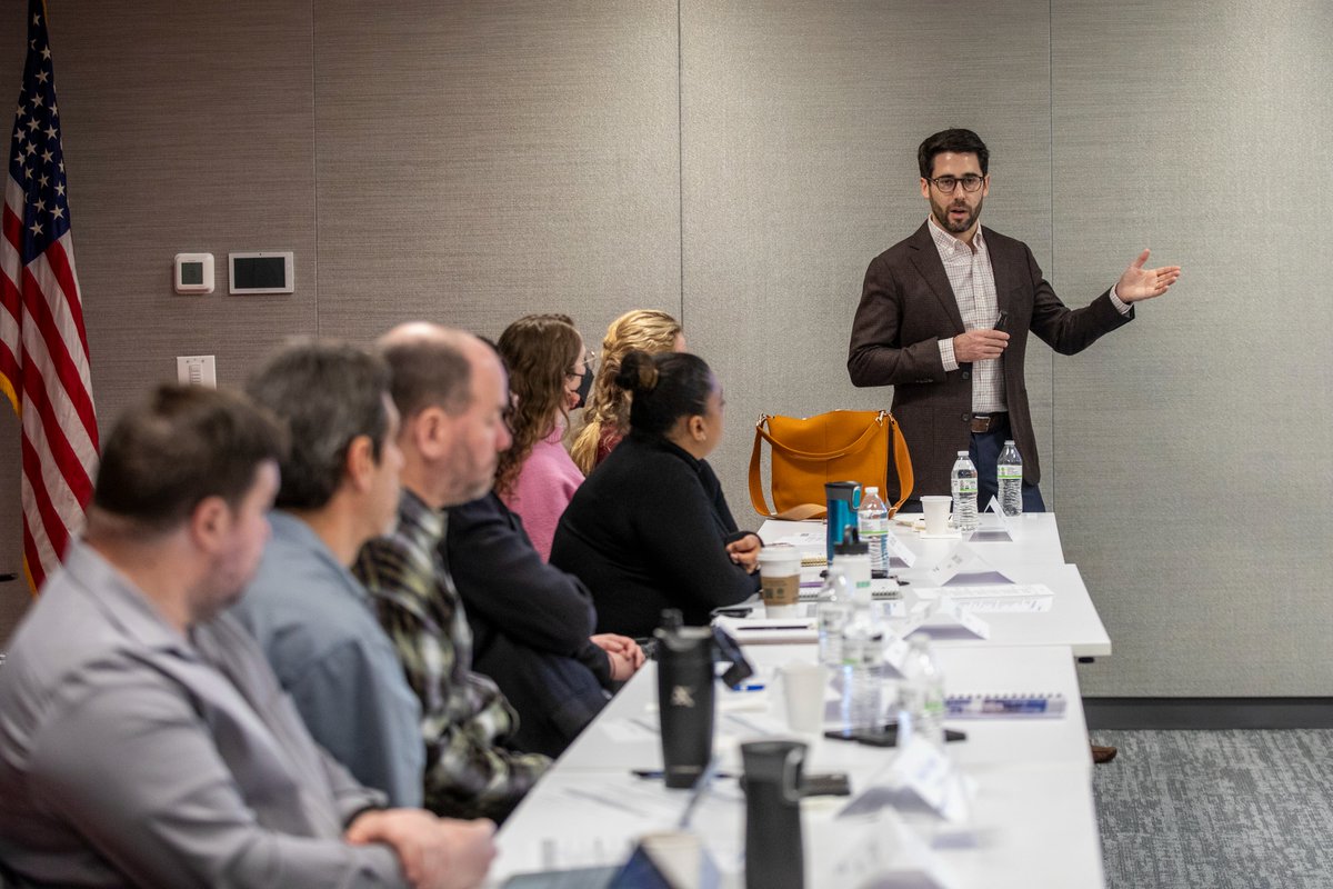 EnviroTechLab's tweet image. Last week, 7 @EnviroTechLab companies presented solutions to @NYCWater officials to get feedback on their products and their potential to scale in NY's water utility. @gybe_eco, @InPipeEnergy, Knaq, @NearSpaceLabs, @AiSewer, @WaterTranscend,  and @VAPAR7  📸: courtesy of NYC DEP