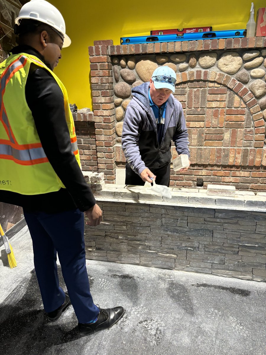 Thank you Minister @jmoses6 for stopping by MBT last week for a discussion with our members about apprenticeship, and taking the time to tour our Try the Trade’s hall! 🔨🏗️🦺🛠️